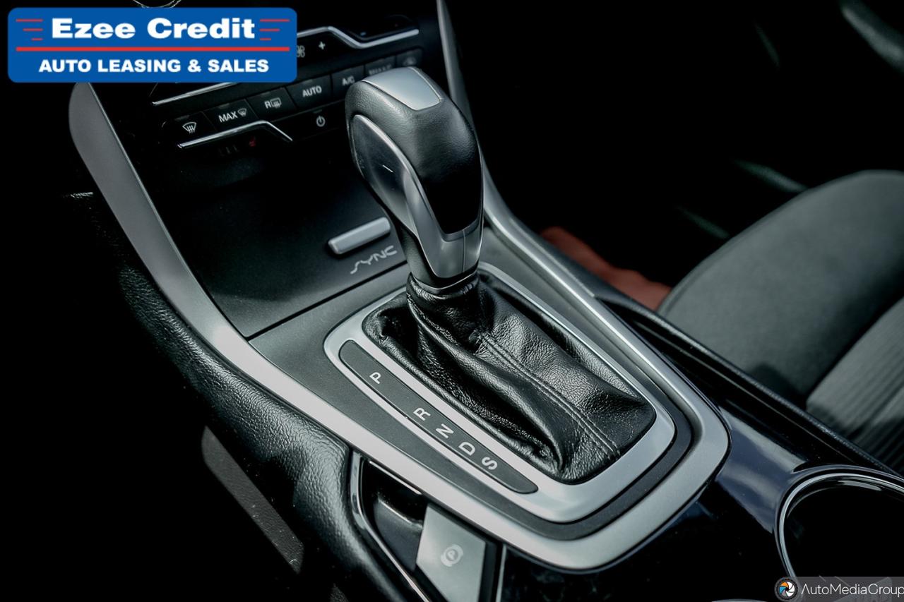 2017 Ford Edge SEL Photo20