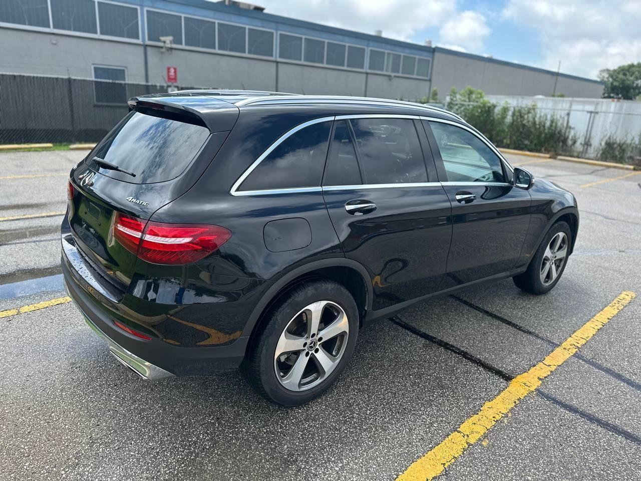 2019 Mercedes-Benz GLC 300  Photo3