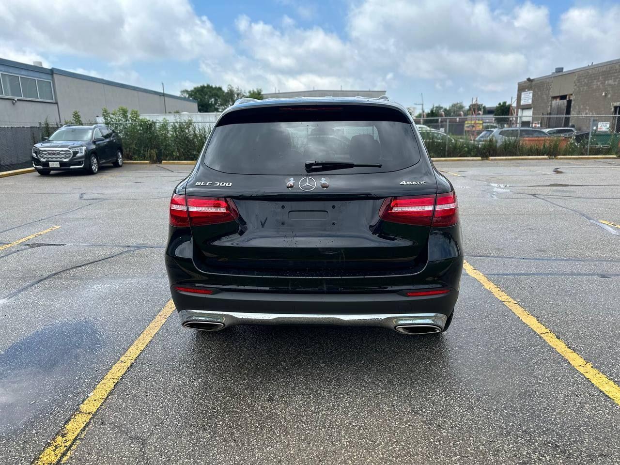 2019 Mercedes-Benz GLC 300  - Photo #5