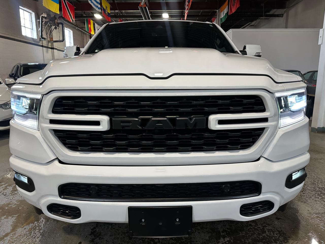 2022 RAM 1500 SPORT 4X4 CREW CAB 5'7" BOX - Photo #3
