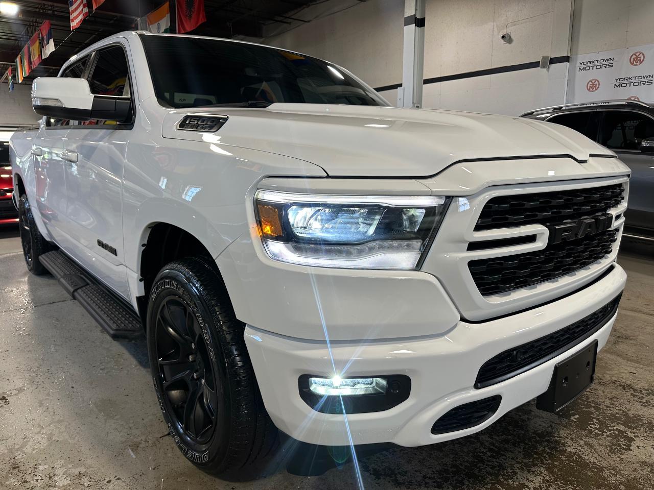 2022 RAM 1500 SPORT 4X4 CREW CAB 5'7" BOX Photo4