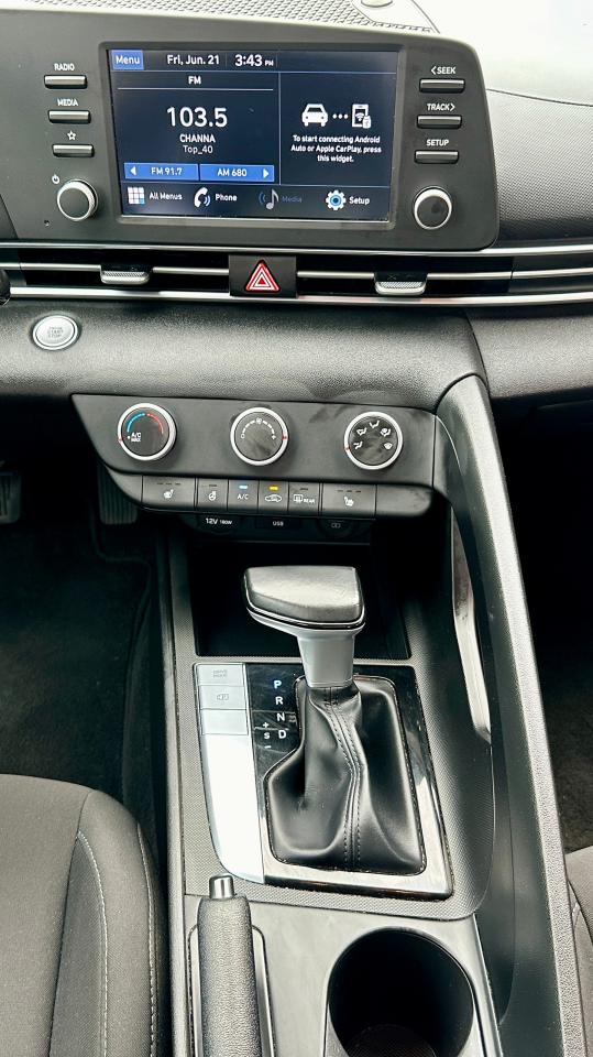 2021 Hyundai Elantra Preferred Photo