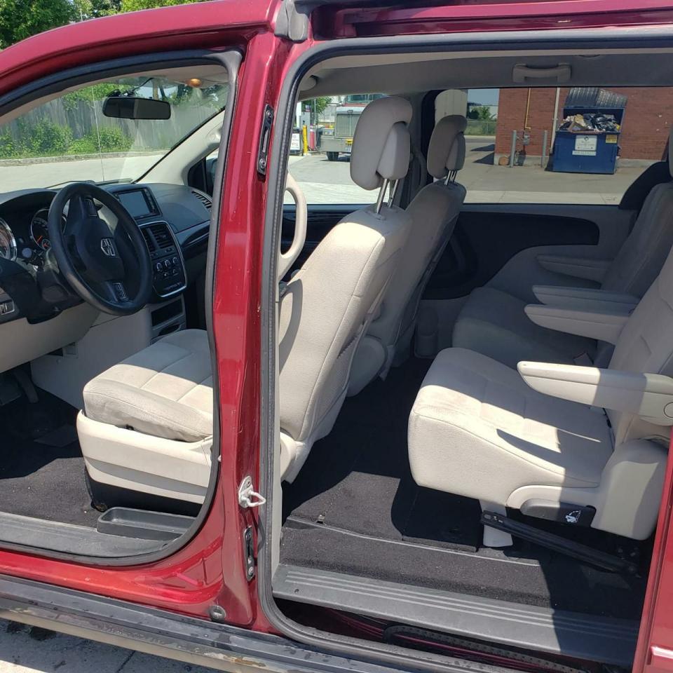 2011 Dodge Grand Caravan SXT - Photo #18