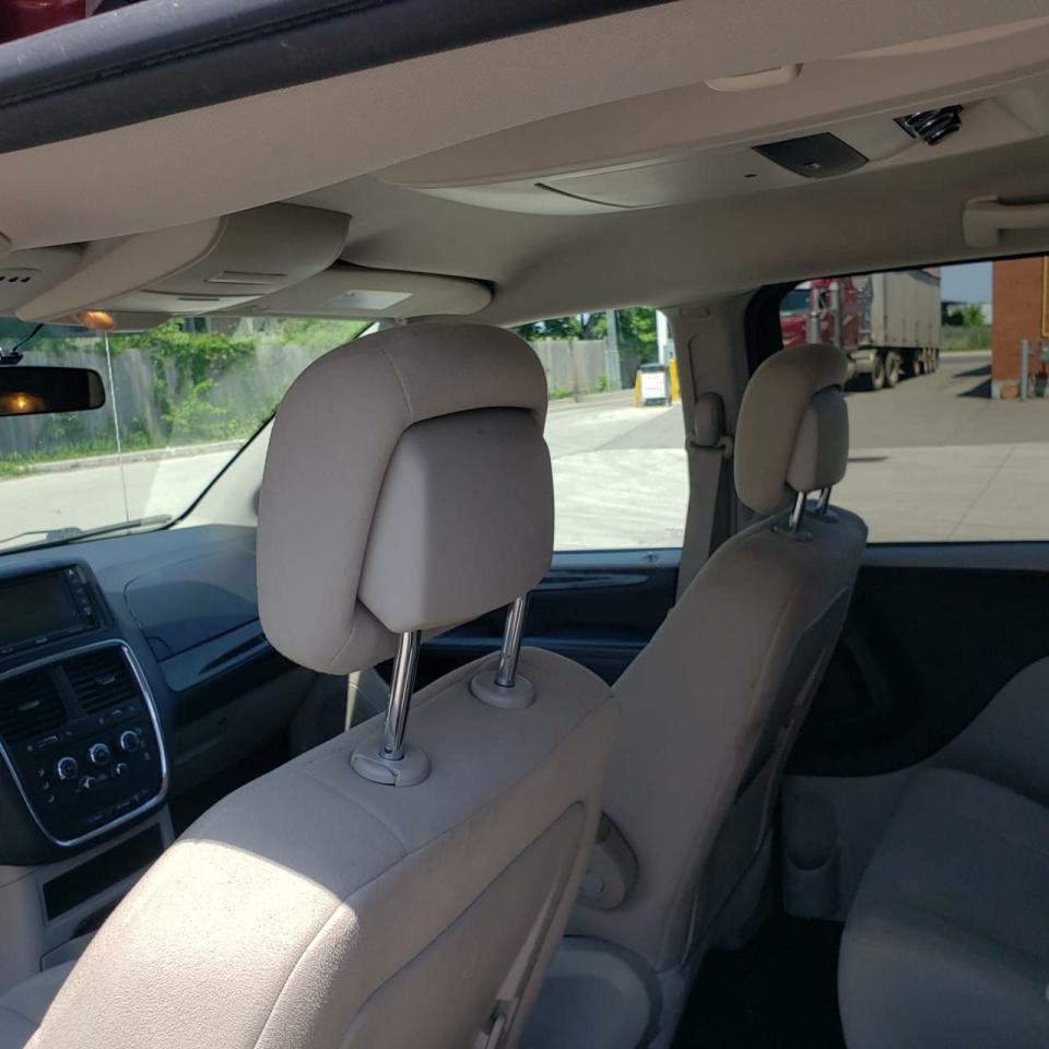 2011 Dodge Grand Caravan SXT - Photo #21
