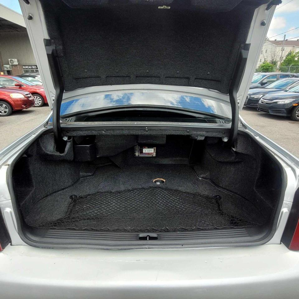 2002 Cadillac DeVille  - Photo #9