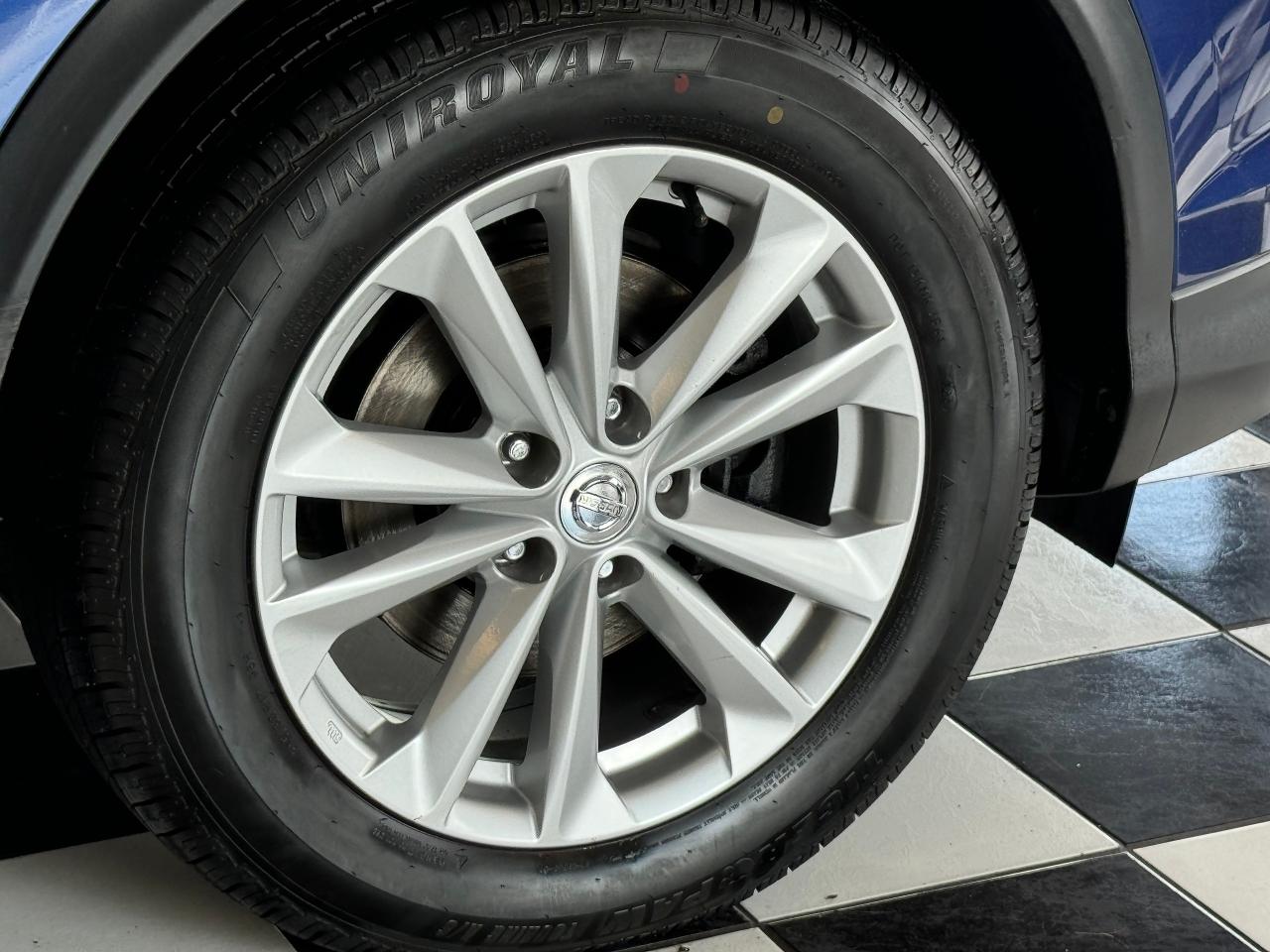 2018 Nissan Qashqai SV AWD+NewTires+Roof+Remote Start+CAM+CLEAN CARFAX - Photo #56