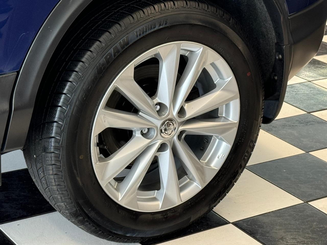 2018 Nissan Qashqai SV AWD+NewTires+Roof+Remote Start+CAM+CLEAN CARFAX Photo119