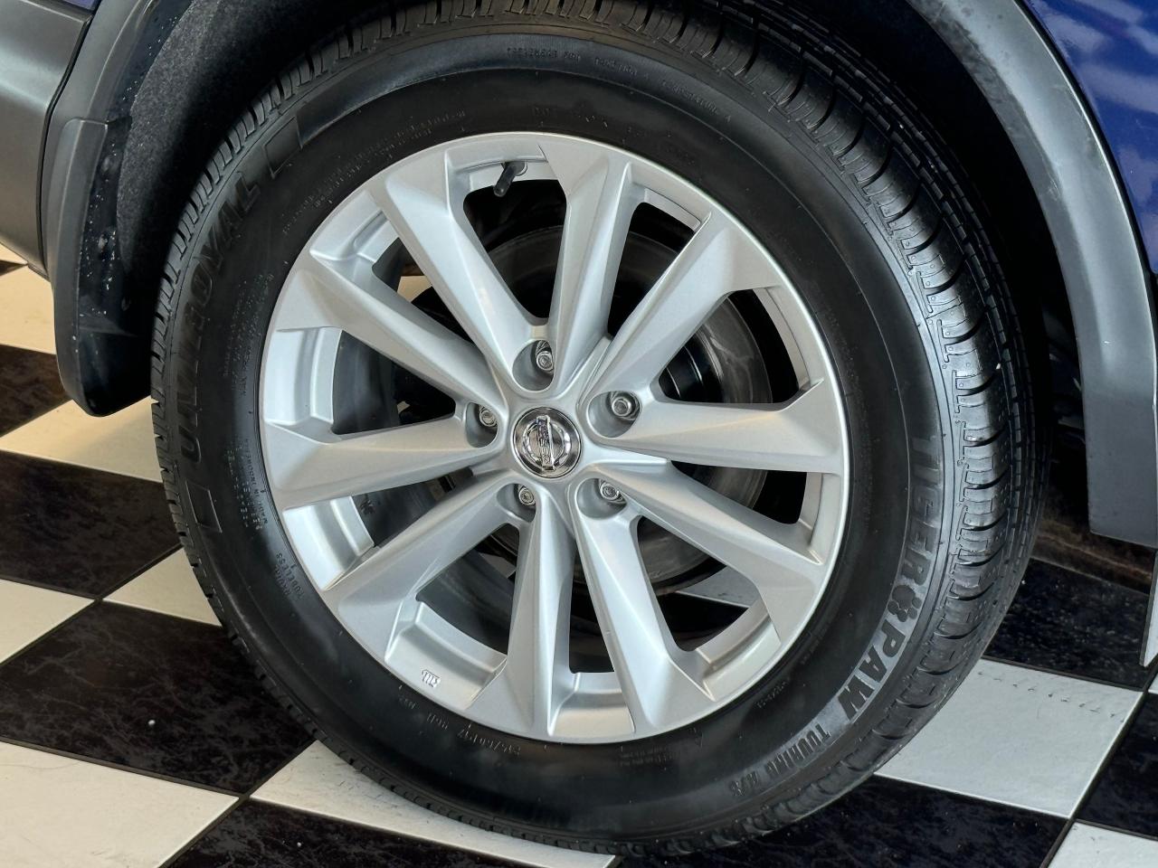 2018 Nissan Qashqai SV AWD+NewTires+Roof+Remote Start+CAM+CLEAN CARFAX - Photo #55