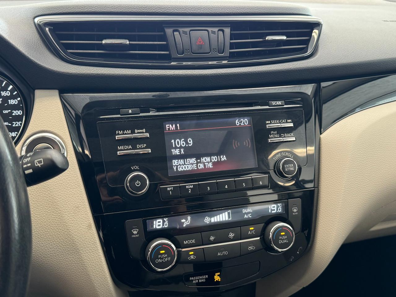 2018 Nissan Qashqai SV AWD+NewTires+Roof+Remote Start+CAM+CLEAN CARFAX - Photo #12