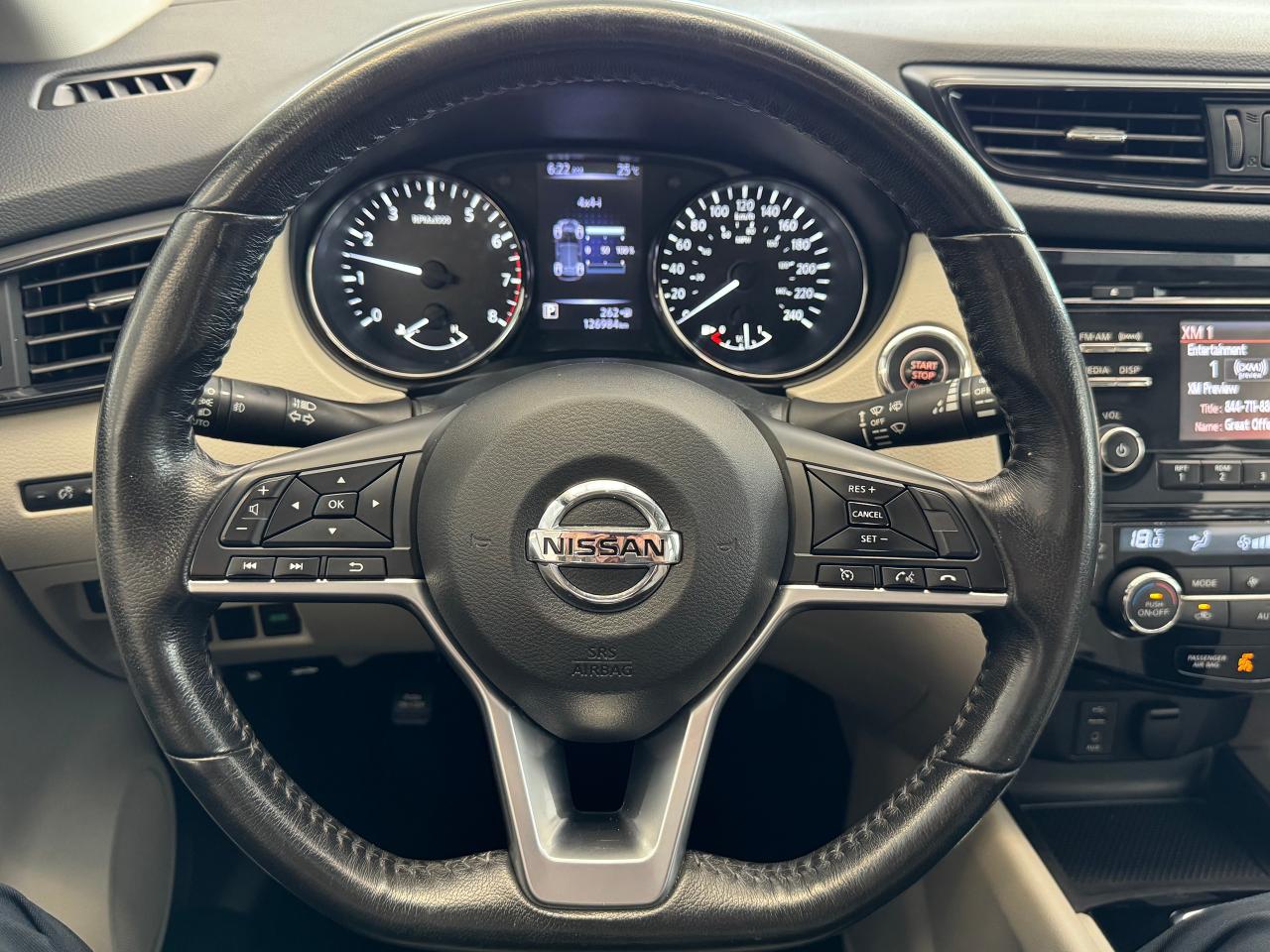 2018 Nissan Qashqai SV AWD+NewTires+Roof+Remote Start+CAM+CLEAN CARFAX - Photo #11