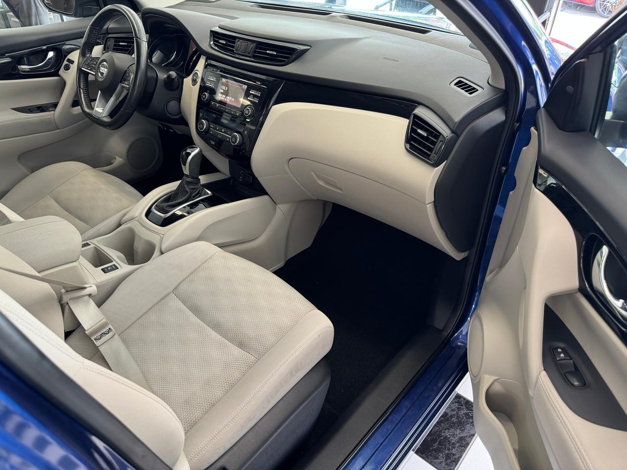 2018 Nissan Qashqai SV AWD+NewTires+Roof+Remote Start+CAM+CLEAN CARFAX Photo22