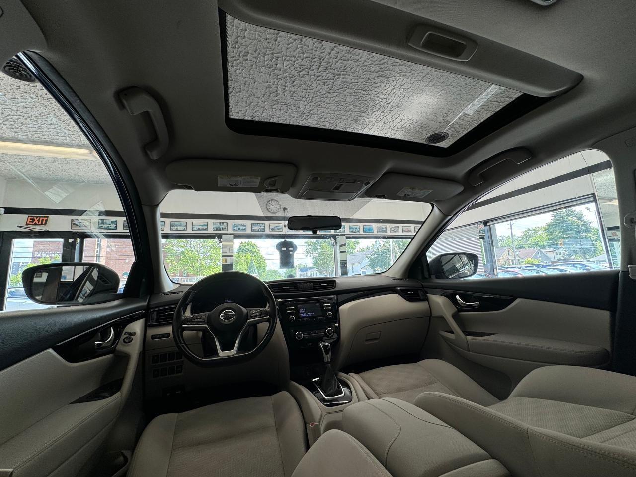 2018 Nissan Qashqai SV AWD+NewTires+Roof+Remote Start+CAM+CLEAN CARFAX Photo68