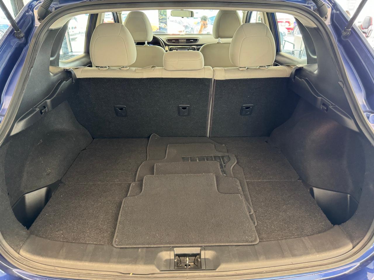 2018 Nissan Qashqai SV AWD+NewTires+Roof+Remote Start+CAM+CLEAN CARFAX - Photo #27