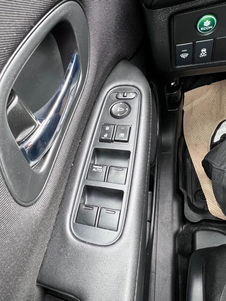 2016 Honda HR-V LX - Photo #17