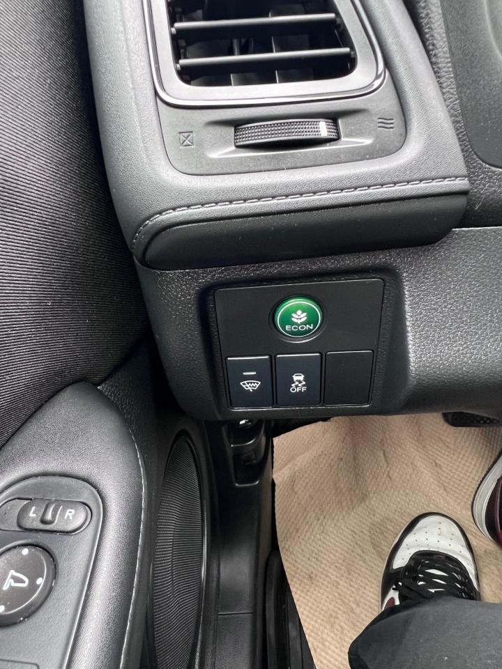 2016 Honda HR-V LX - Photo #18