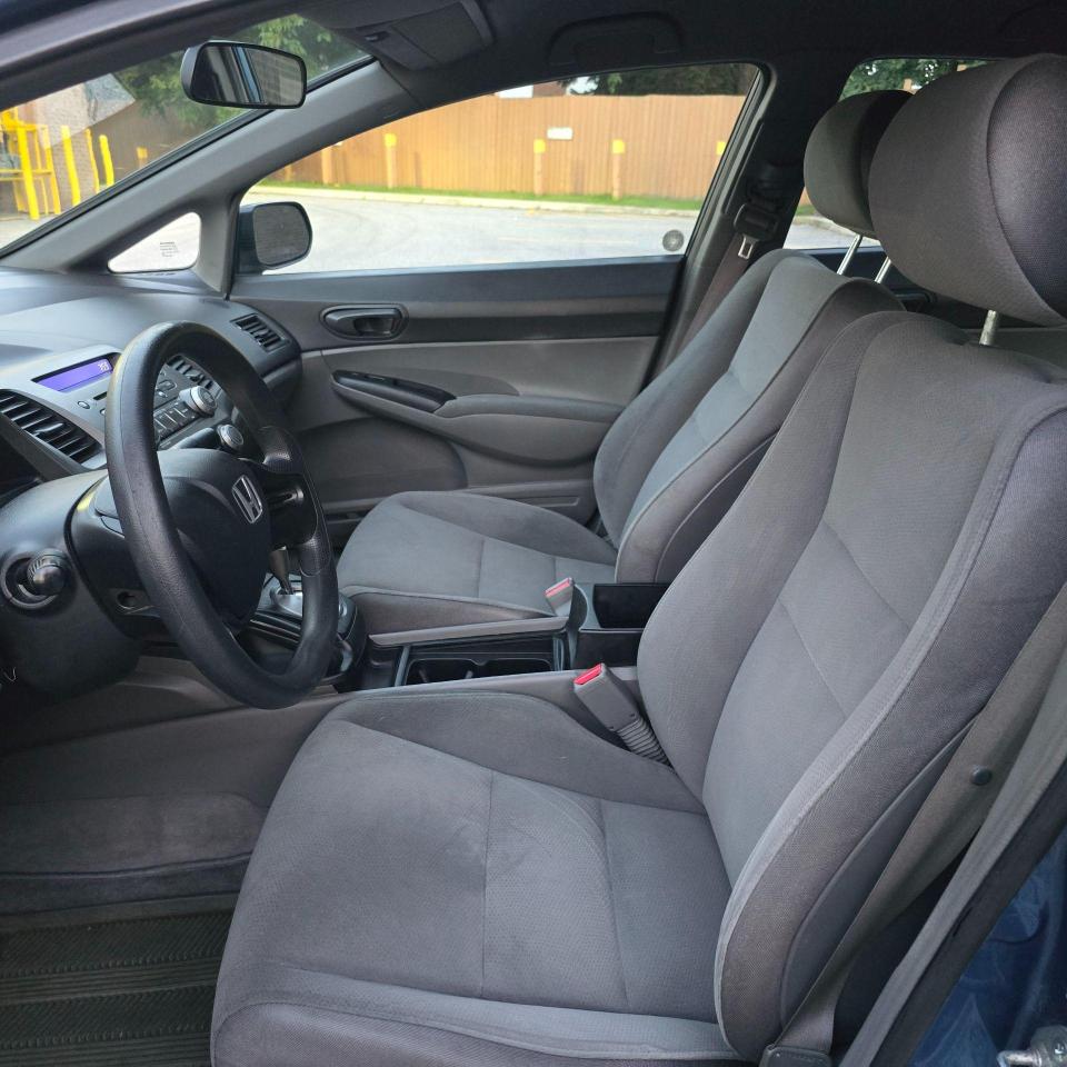 2008 Honda Civic 4dr Auto DX Photo3