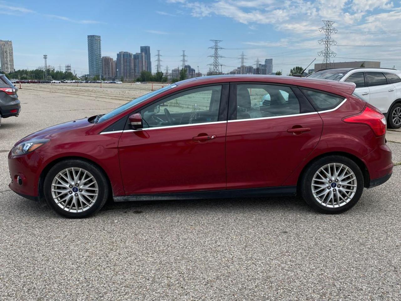 2013 Ford Focus Clean CarFax Financing Available & Trades Welcome! - Photo #6