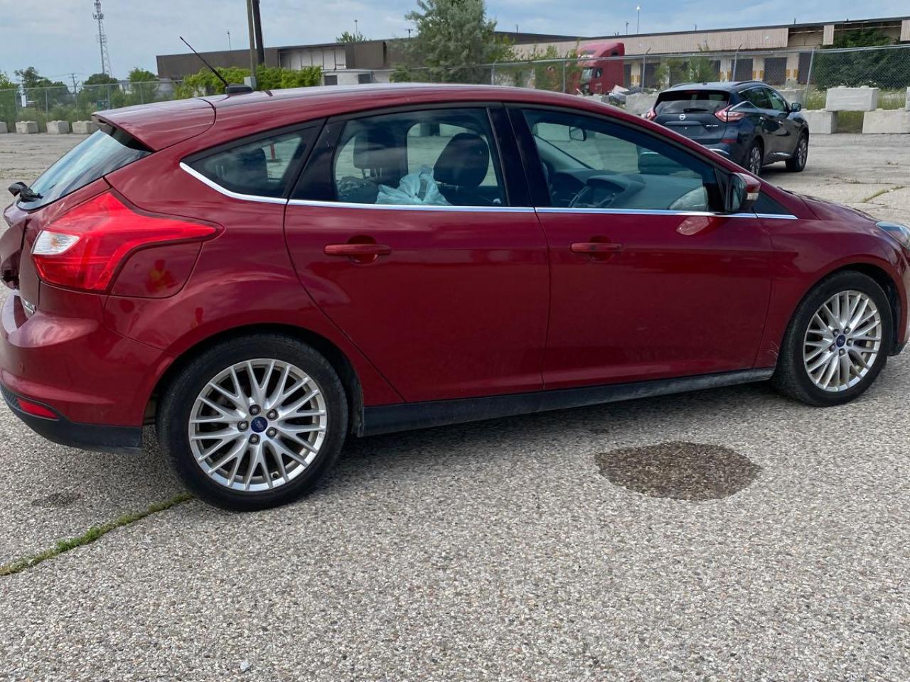 2013 Ford Focus Clean CarFax Financing Available & Trades Welcome! - Photo #8