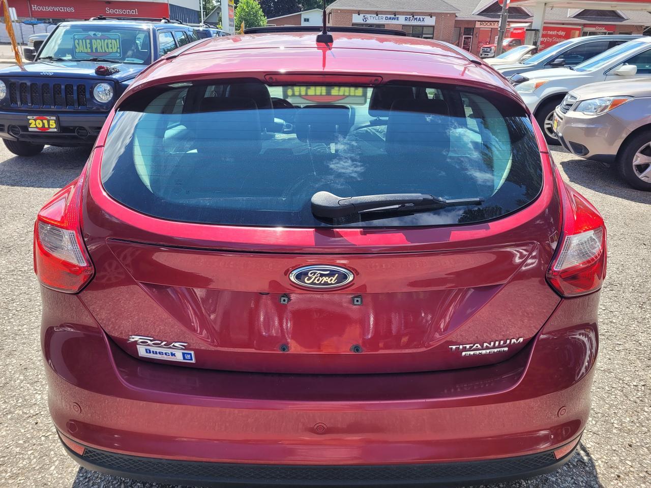 2013 Ford Focus Clean CarFax Financing Available & Trades Welcome! Photo3