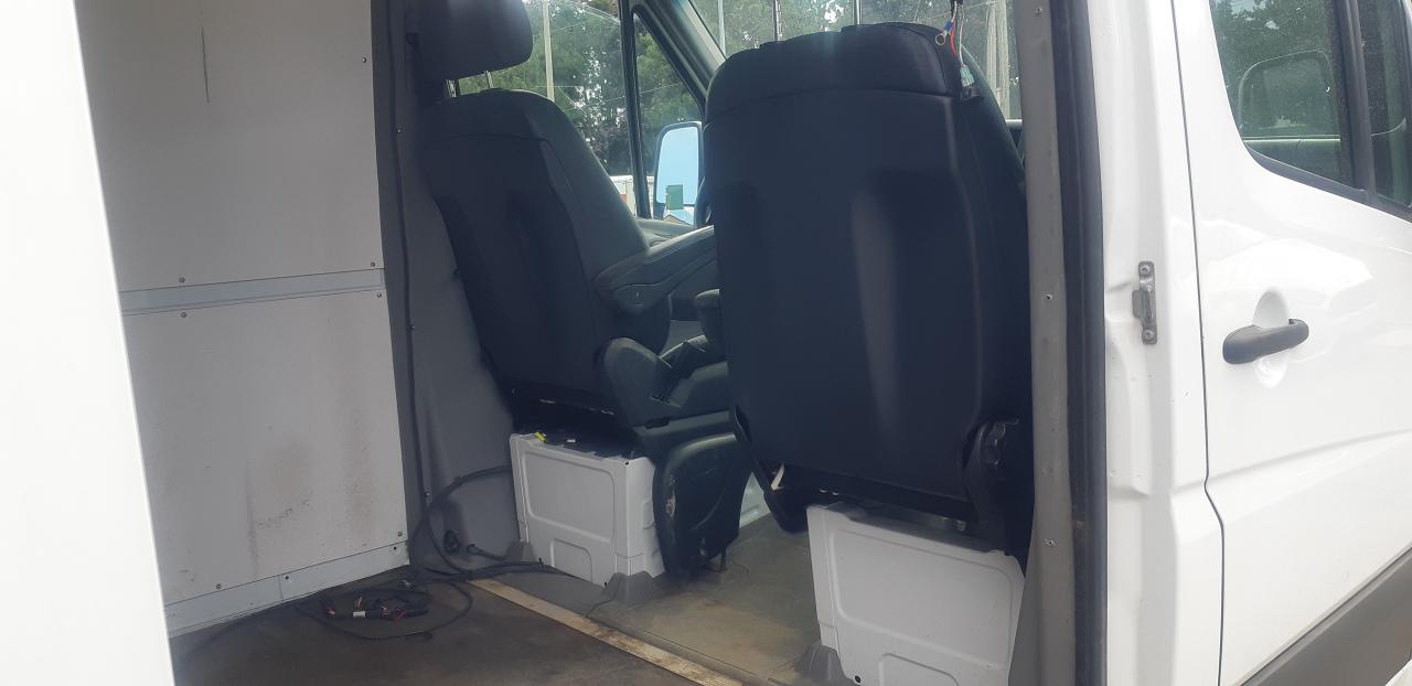 2017 Mercedes-Benz Sprinter RWD 3500 V6 170" EXT - Photo #11