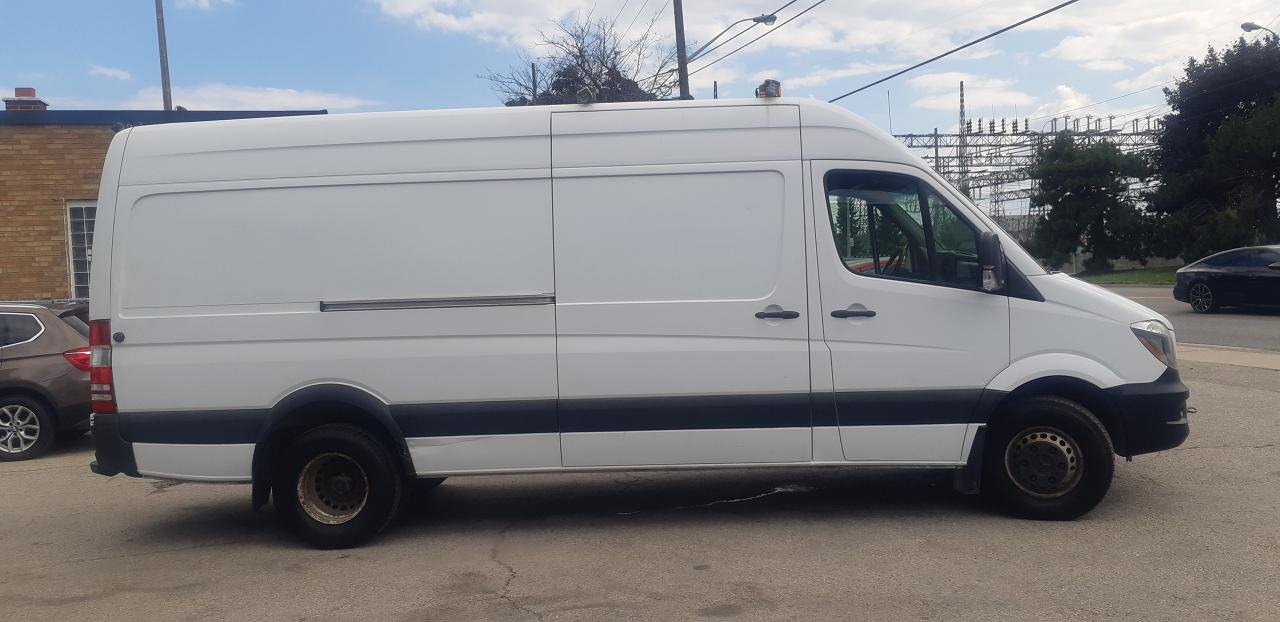 2017 Mercedes-Benz Sprinter RWD 3500 V6 170" EXT - Photo #7