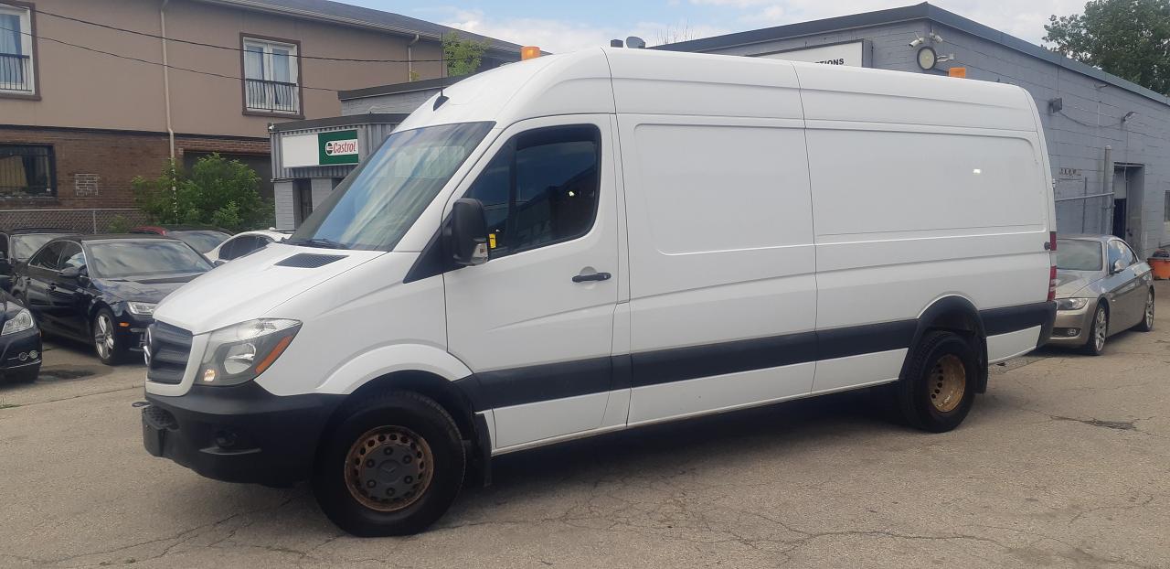 2017 Mercedes-Benz Sprinter RWD 3500 V6 170" EXT - Photo #2