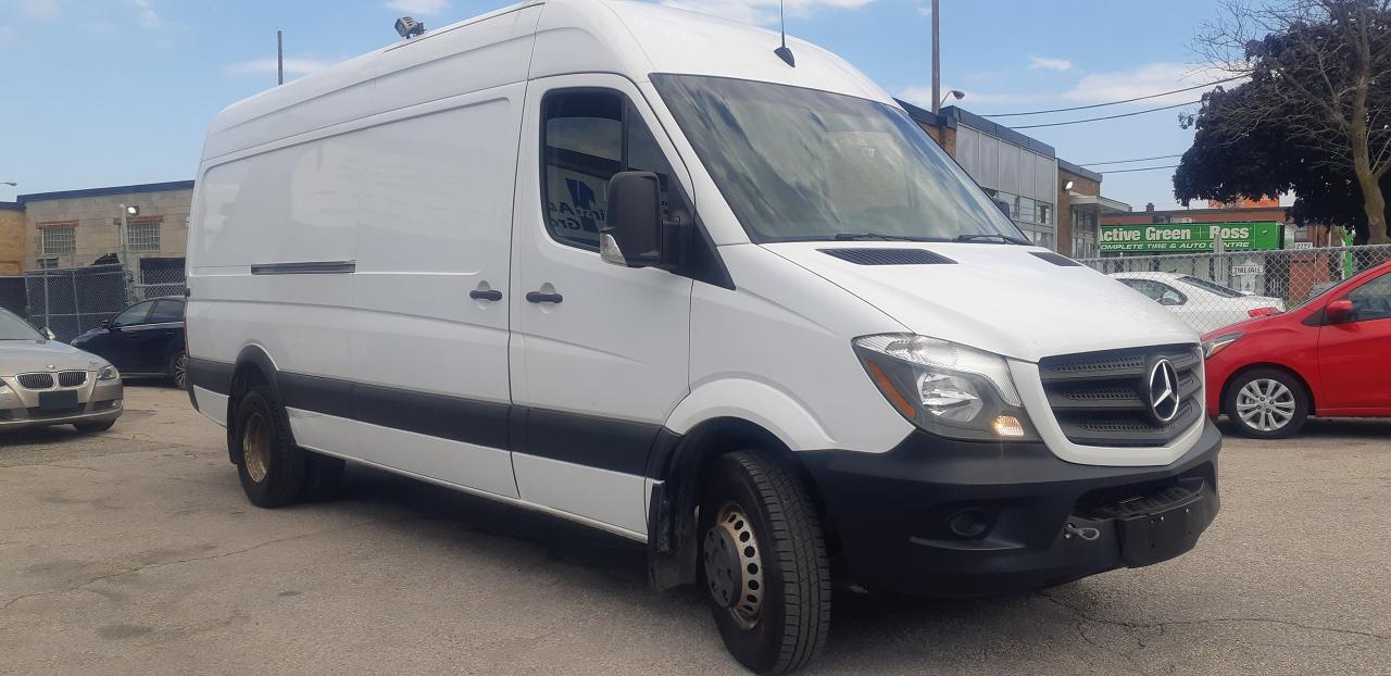 2017 Mercedes-Benz Sprinter RWD 3500 V6 170" EXT - Photo #8