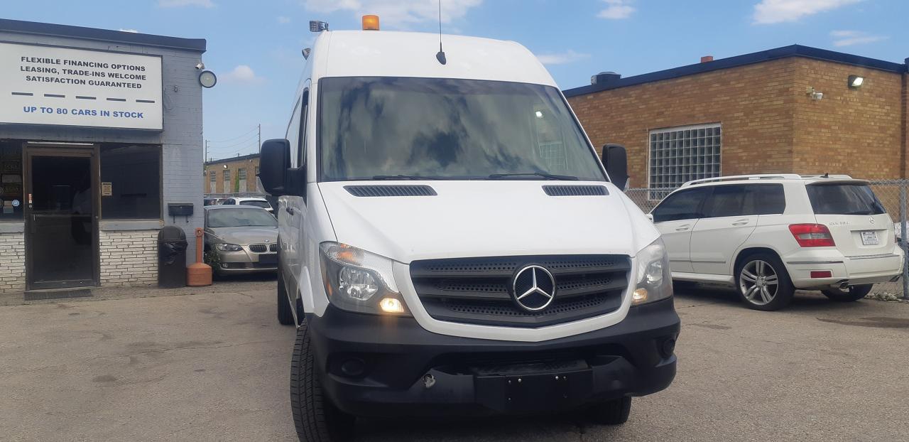 2017 Mercedes-Benz Sprinter RWD 3500 V6 170" EXT - Photo #9