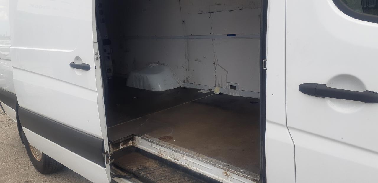 2017 Mercedes-Benz Sprinter RWD 3500 V6 170" EXT - Photo #10