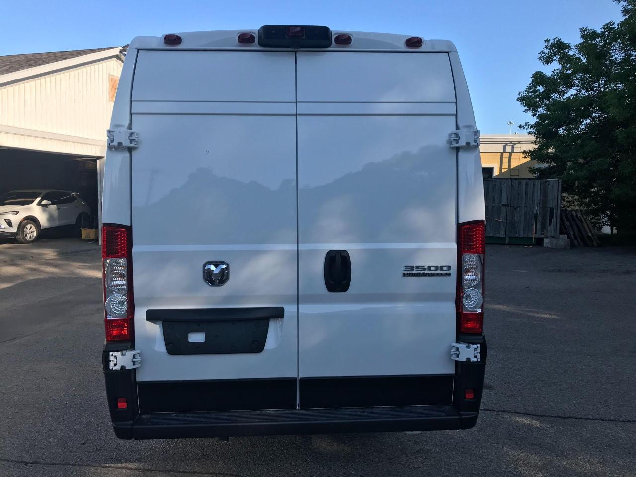 2024 RAM Cargo Van Tradesman Photo3