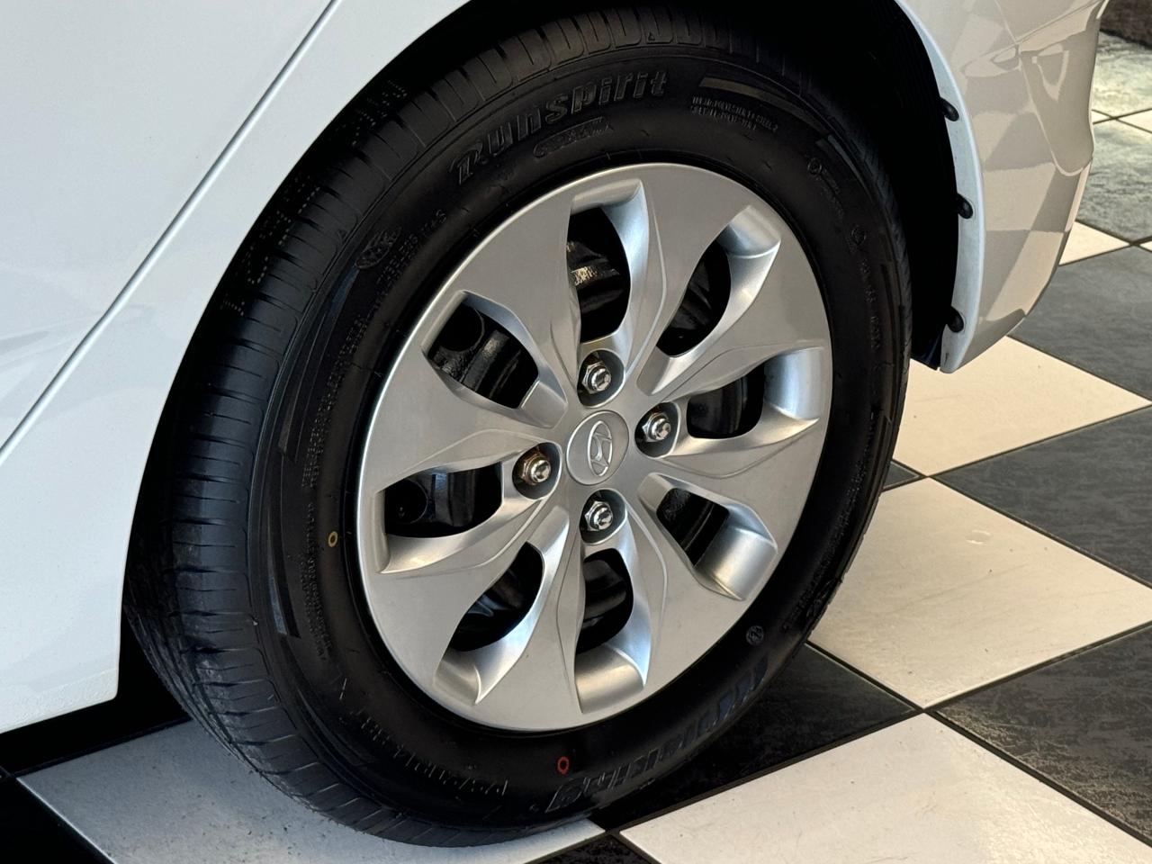 2017 Hyundai Accent GL+New Tires+AC+XM Radio+Heated Seats+CLEAN CARFAX - Photo #49