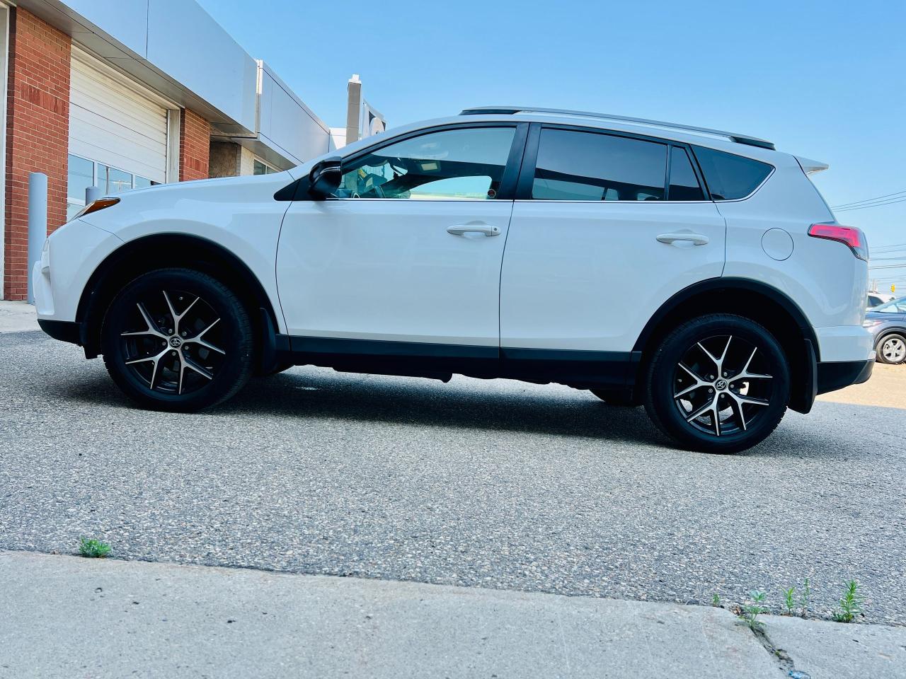 2018 Toyota RAV4 se - Photo #5