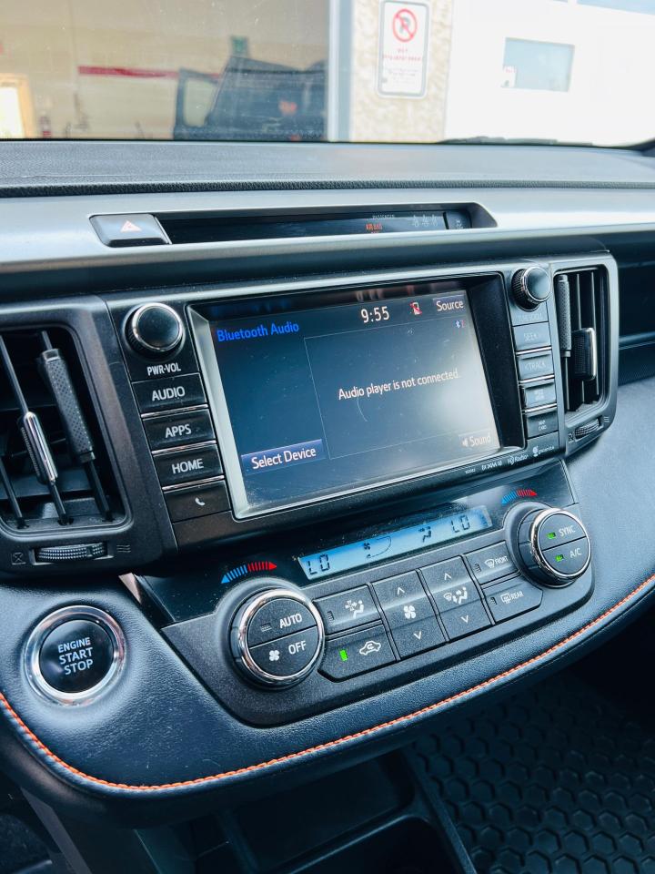 2018 Toyota RAV4 se - Photo #11