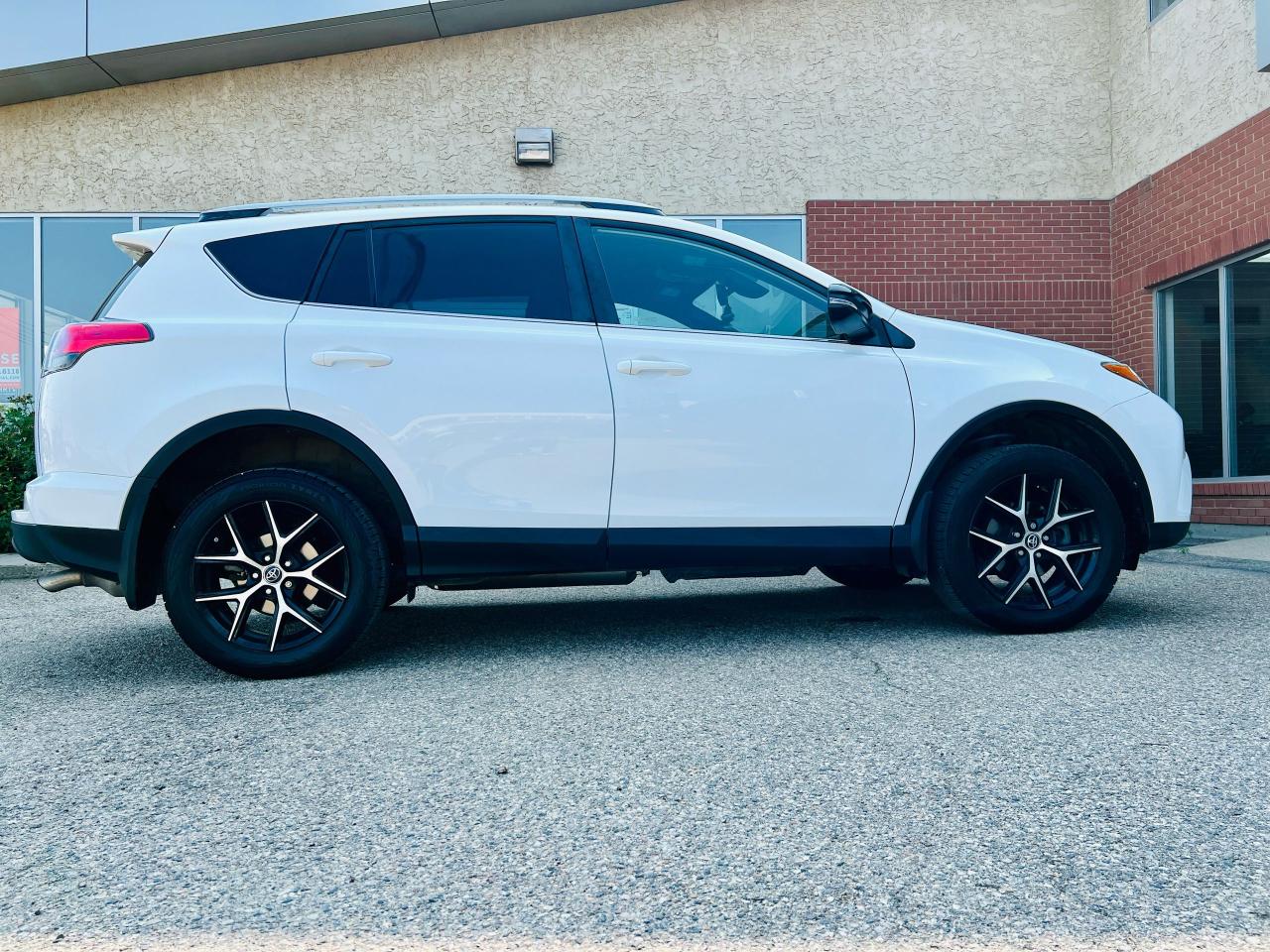 2018 Toyota RAV4 se - Photo #7