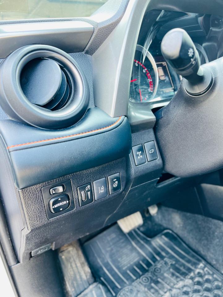 2018 Toyota RAV4 se - Photo #14
