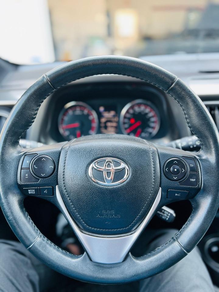 2018 Toyota RAV4 se - Photo #19