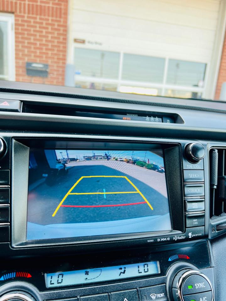 2018 Toyota RAV4 se - Photo #20