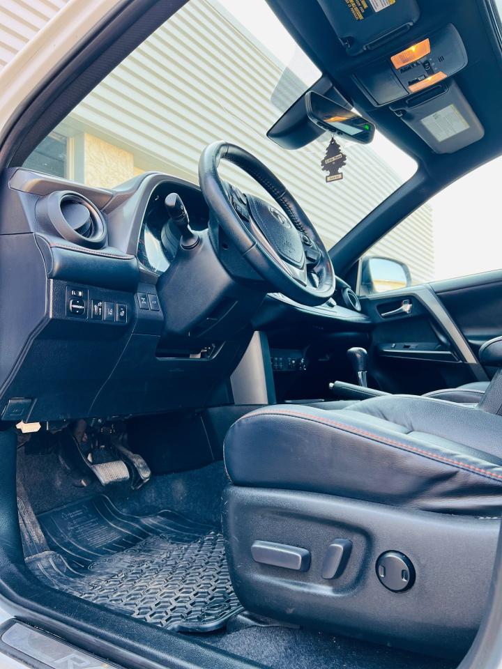 2018 Toyota RAV4 se - Photo #18