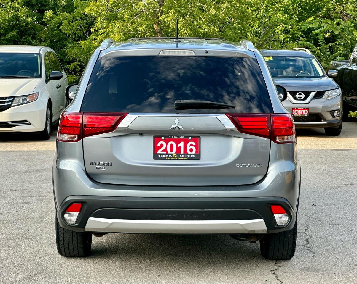 2016 Mitsubishi Outlander AWC 4dr ES Photo4