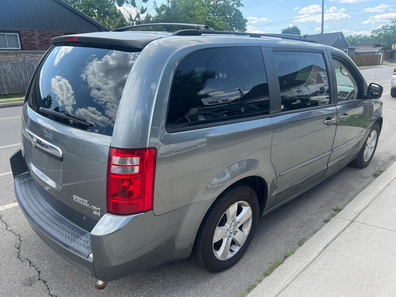 2009 Dodge Grand Caravan  - Photo #4