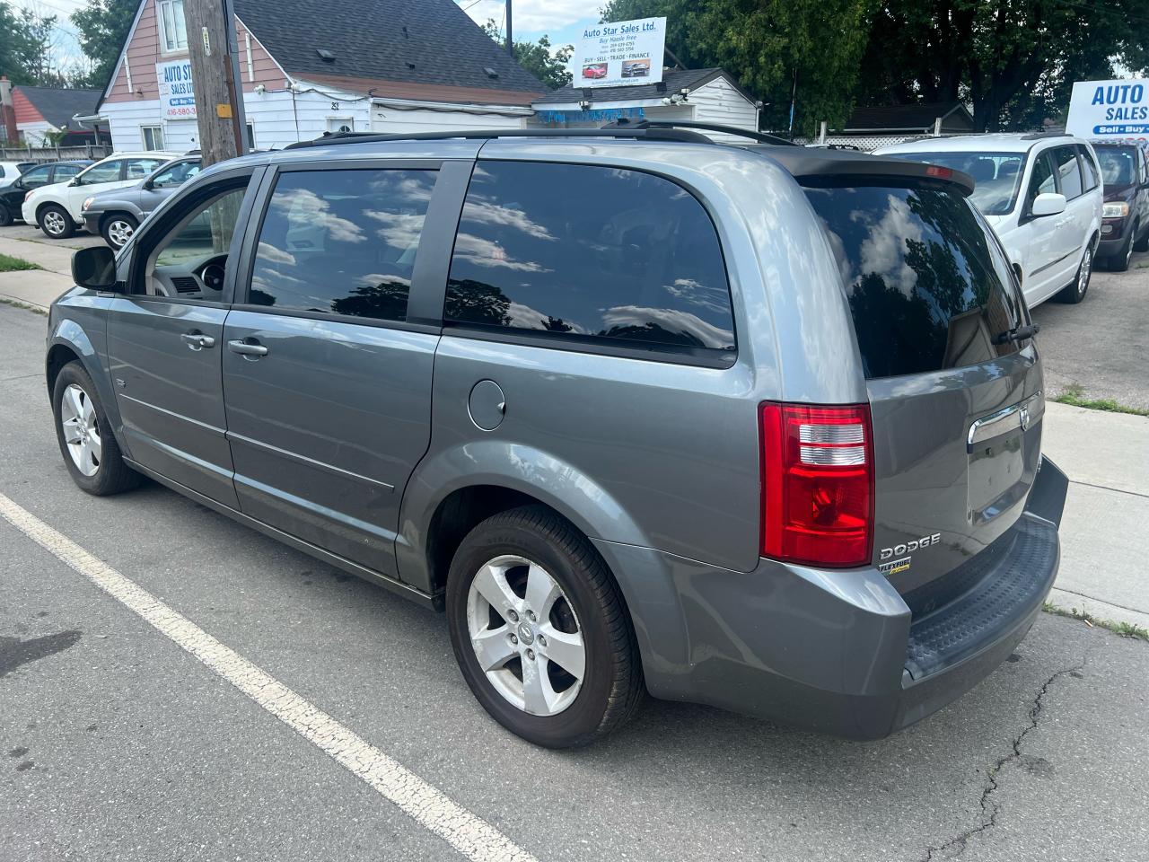 2009 Dodge Grand Caravan  - Photo #6