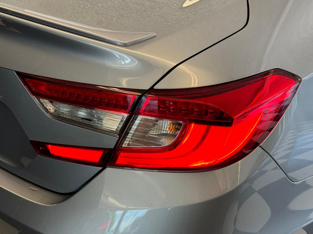 2018 Honda Accord Sport 2.0 Turbo+Roof+Adaptive Cruise+Accident Free - Photo #70