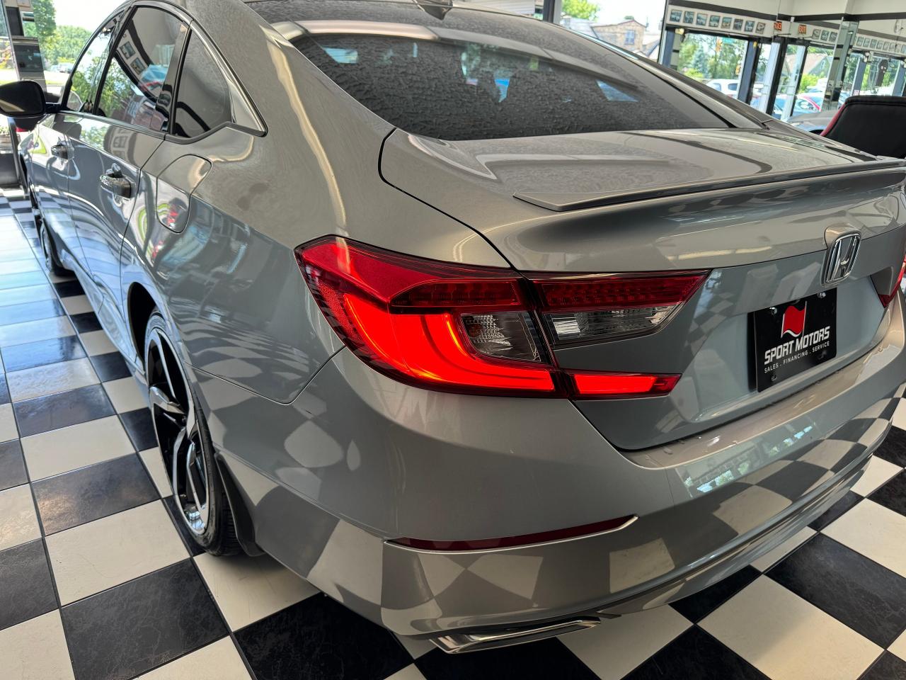 2018 Honda Accord Sport 2.0 Turbo+Roof+Adaptive Cruise+Accident Free Photo111