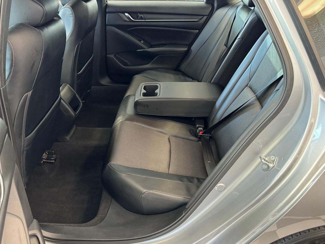 2018 Honda Accord Sport 2.0 Turbo+Roof+Adaptive Cruise+Accident Free Photo95