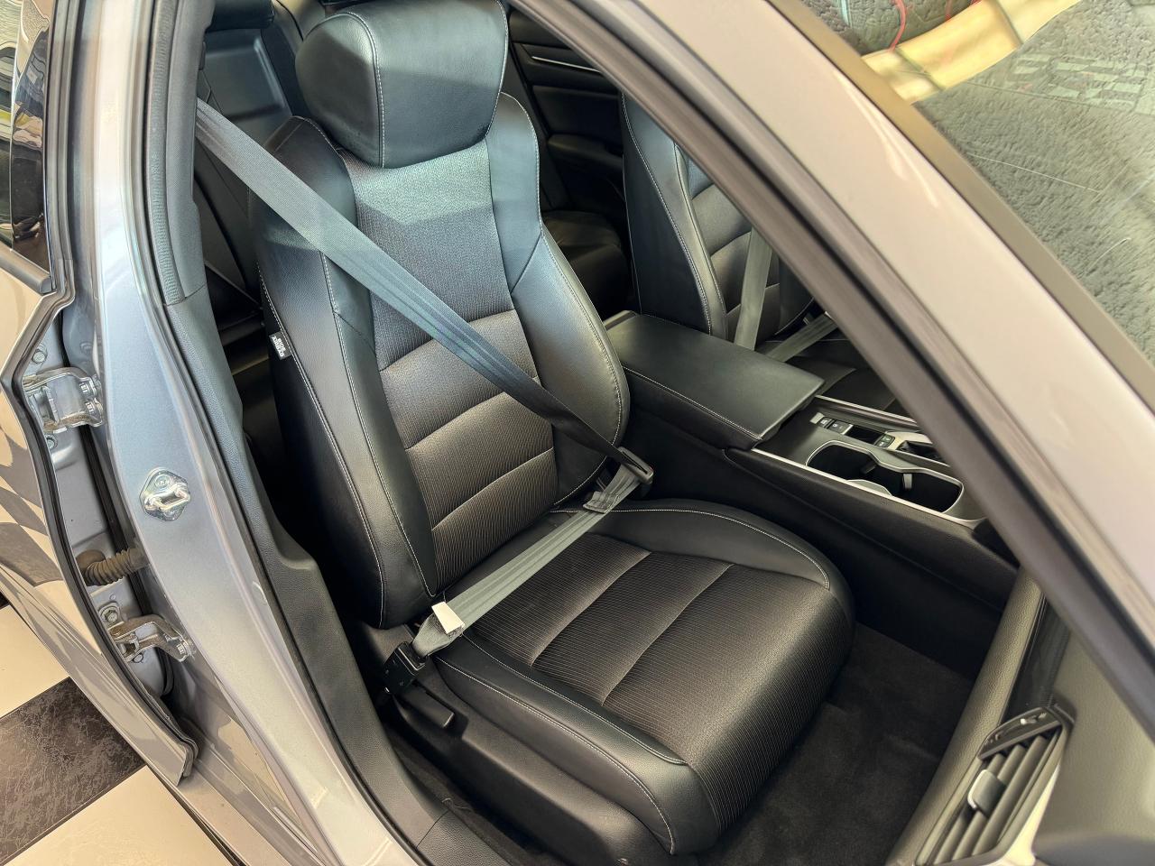 2018 Honda Accord Sport 2.0 Turbo+Roof+Adaptive Cruise+Accident Free - Photo #23