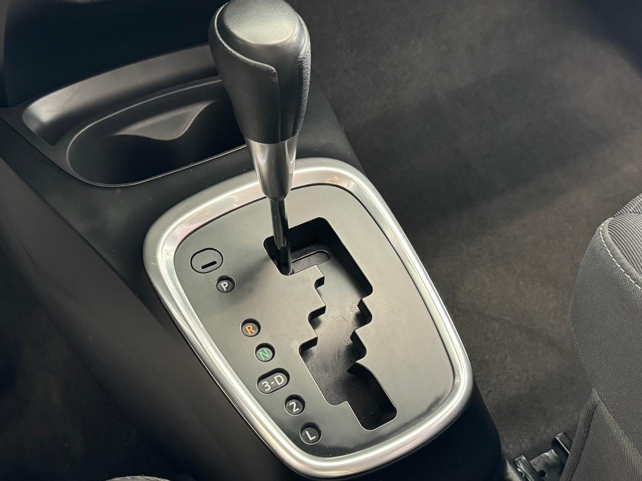 2019 Toyota Yaris LE+Lane Departure+Collision Alert+A/C+CLEAN CARFAX - Photo #34
