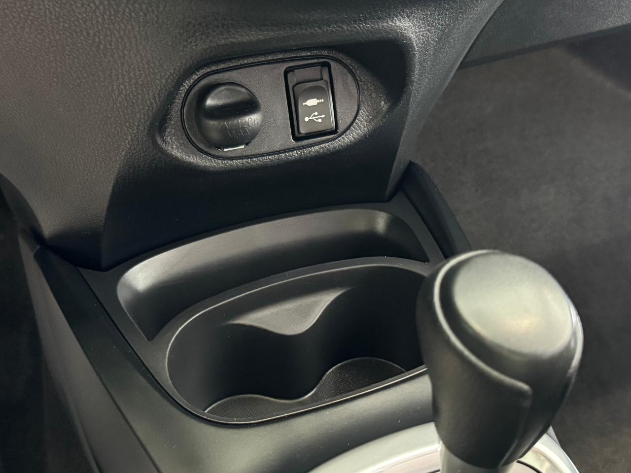 2019 Toyota Yaris LE+Lane Departure+Collision Alert+A/C+CLEAN CARFAX - Photo #32