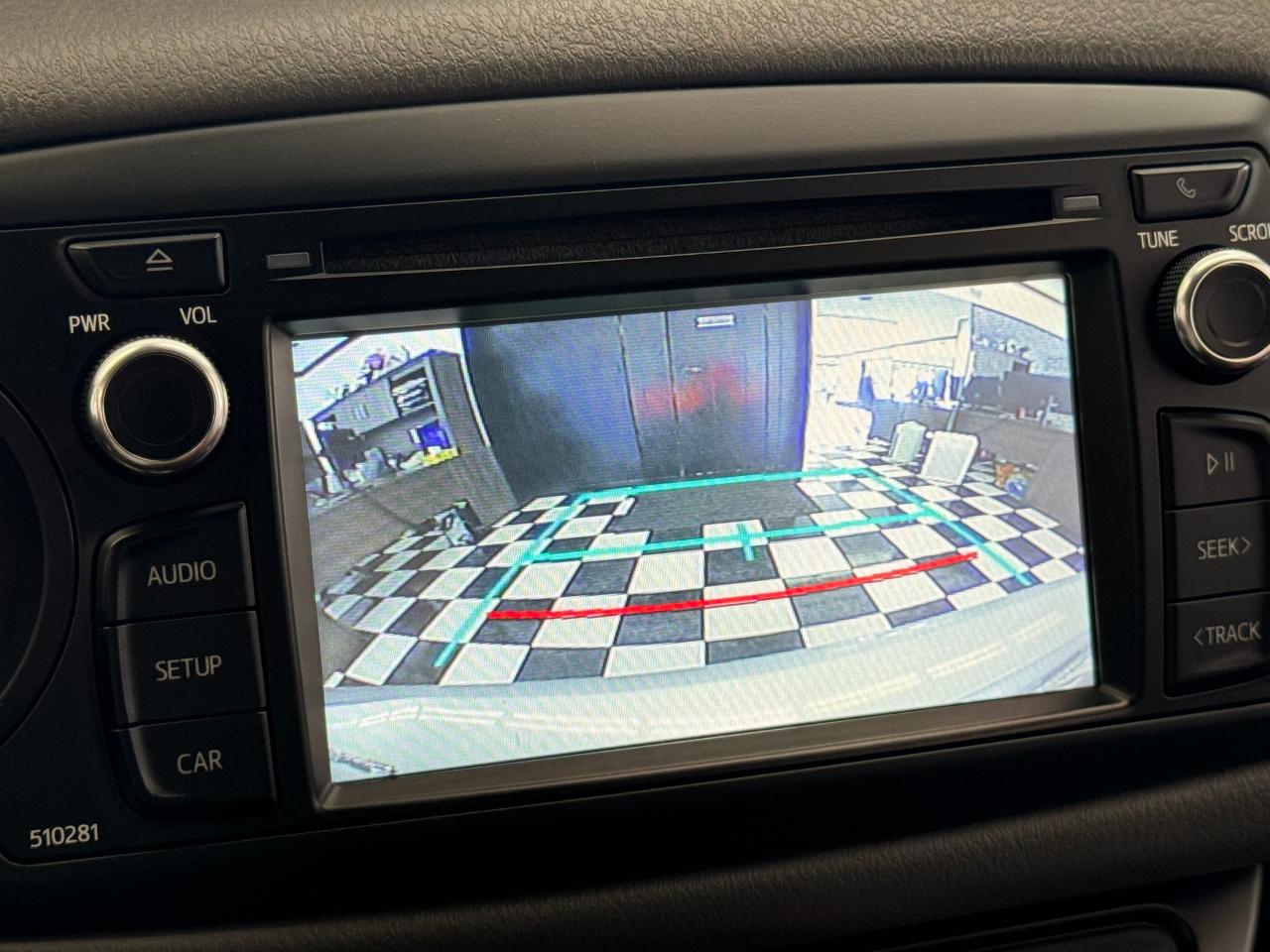 2019 Toyota Yaris LE+Lane Departure+Collision Alert+A/C+CLEAN CARFAX Photo74