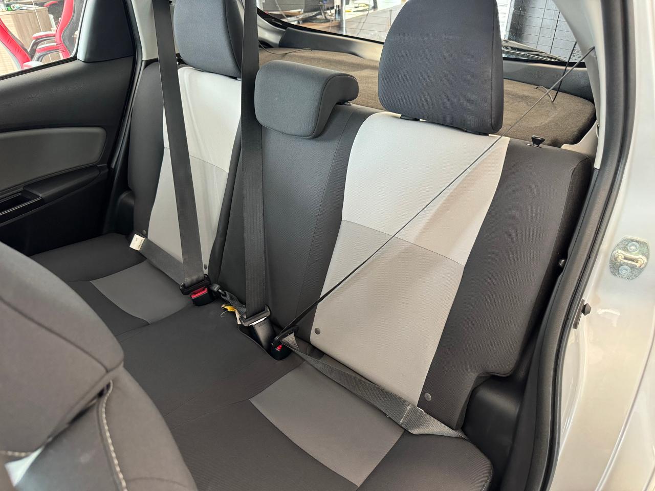 2019 Toyota Yaris LE+Lane Departure+Collision Alert+A/C+CLEAN CARFAX - Photo #25