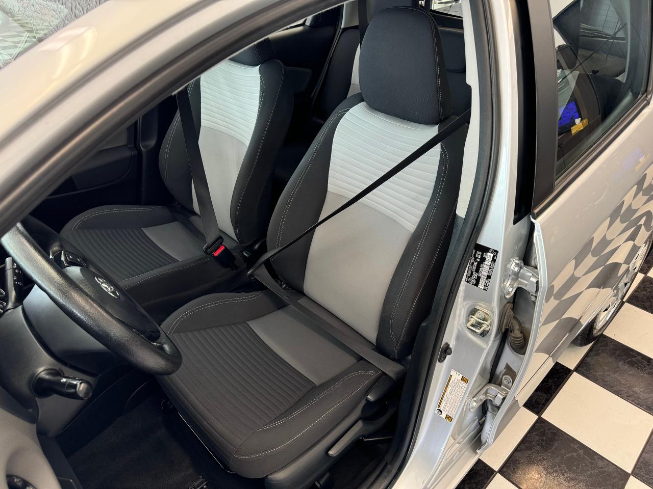 2019 Toyota Yaris LE+Lane Departure+Collision Alert+A/C+CLEAN CARFAX Photo82